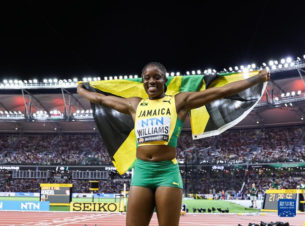 美国田径选手突破自身记录，夺得冠军