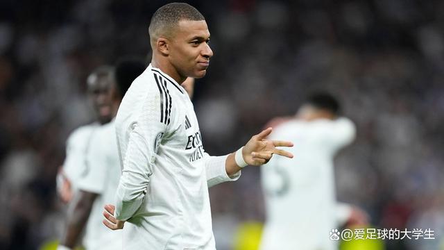 包含姆巴佩遭遇争议红牌，切尔西乘势反超比分完成逆转的词条