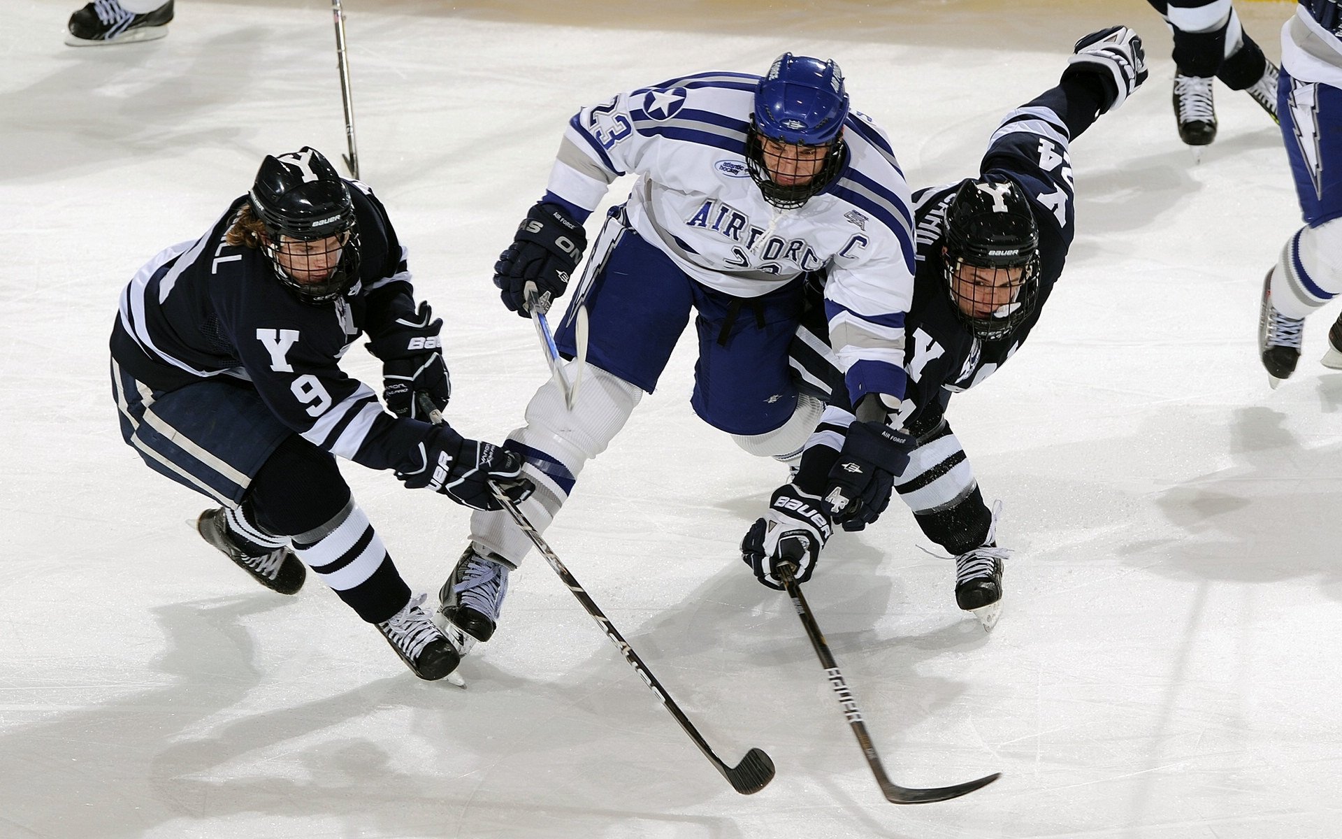 F1赛车赛场焦点！中国队对阵日本队，防守反击奏效，球队笑到最后